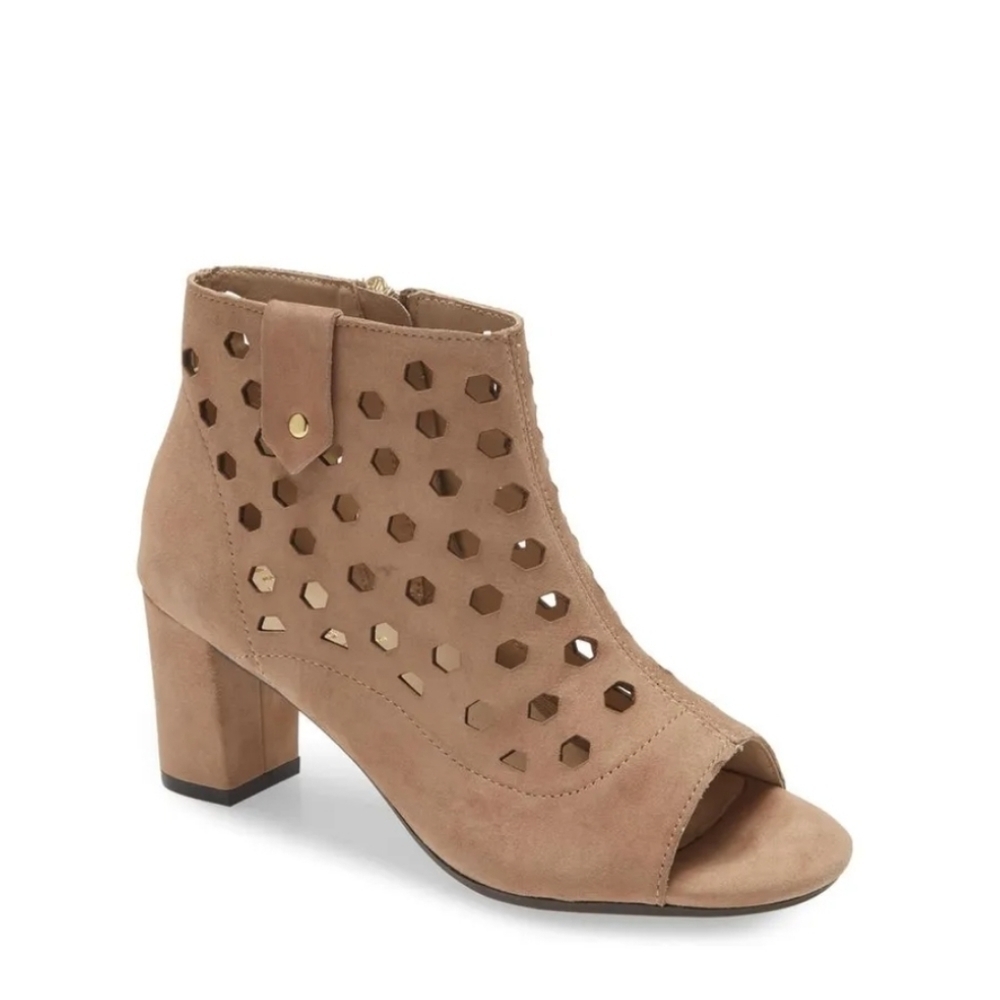 NEW Bettye Muller Concept Finn Ankle Boot Beige